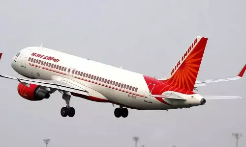 വിമാനയാത്രക്കാരൻ യുവതിയുടെ ദേഹത്തേക്ക് മൂത്രമൊഴിച്ചു; എയർ ഇന്ത്യക്കെതിരെ പരാതി