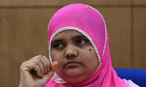 ബിൽക്കീസ് ബാനു കേസ്: പ്രതികളെ വിട്ടയച്ചതിനെതിരായ ഹരജികളിൽ വാദം കേൾക്കുന്നതിൽ നിന്ന് സുപ്രിംകോടതി ജഡ്ജി പിന്മാറി