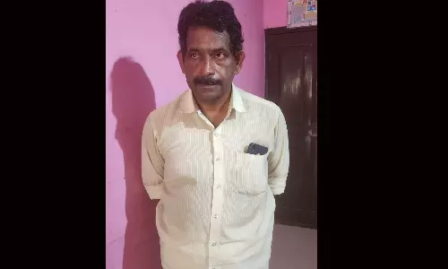 തൃശൂരിൽ പട്ടാപ്പകൽ സ്ത്രീയെ കഴുത്തു ഞെരിച്ച് കൊലപ്പെടുത്തി: ഓട്ടോ ഡ്രൈവർ അറസ്റ്റിൽ