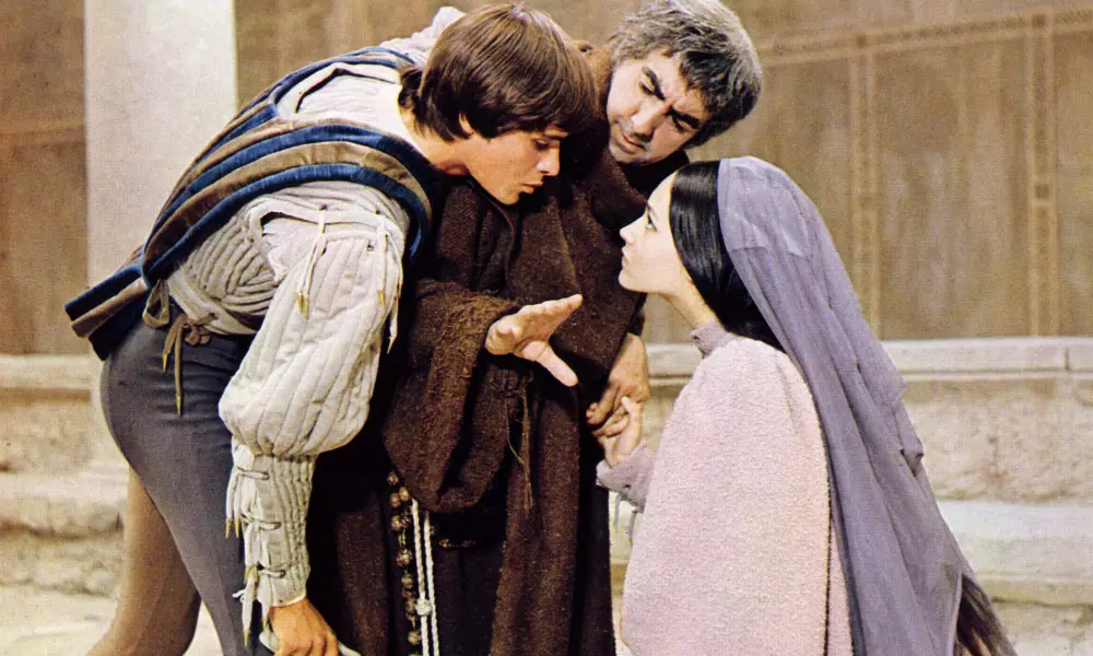 സിനിമയിലെ നഗ്നദൃശ്യം; 55 വര്‍ഷങ്ങള്‍ക്ക് ശേഷം പരാതിയുമായി അഭിനേതാക്കള്‍