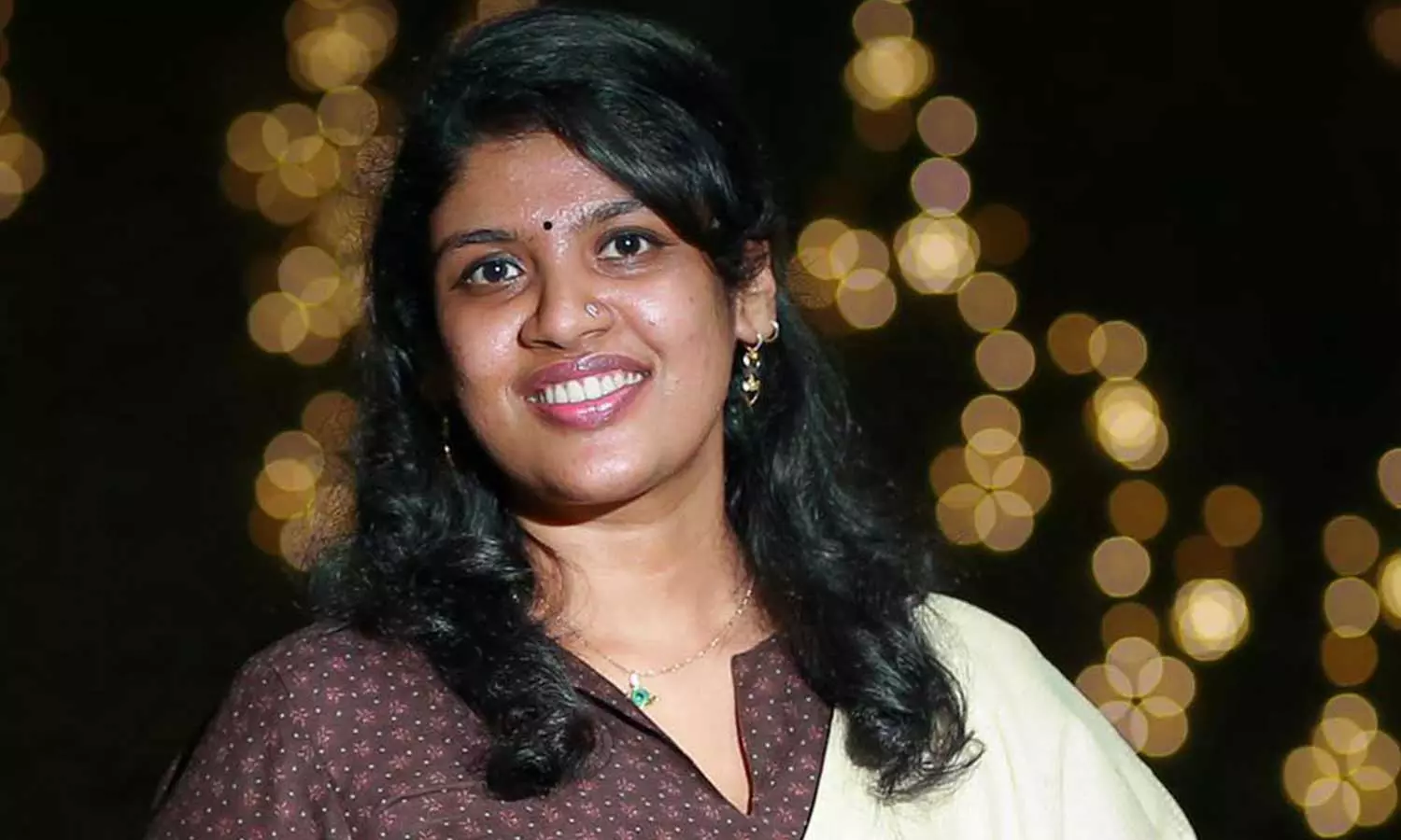 2018 മുതൽ ഒരു ലക്ഷം വാങ്ങുന്നുണ്ട്; 32 ലക്ഷമൊക്കെ കിട്ടിയാൽ മുഖ്യമന്ത്രിയുടെ ദുരിതാശ്വാസ നിധിയിലേക്ക് കൊടുക്കും-ചിന്ത ജെറോം 2018 മുതൽ ഒരു ലക്ഷം വാങ്ങുന്നുണ്ട്; 32 ലക്ഷമൊക്കെ കിട്ടിയാൽ മുഖ്യമന്ത്രിയുടെ ദുരിതാശ്വാസ നിധിയിലേക്ക് കൊടുക്കും-ചിന്ത ജെറോം