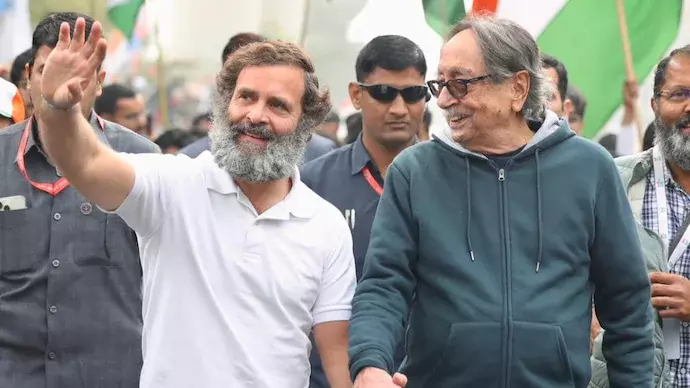 മാധ്യമങ്ങള്‍ക്ക് എന്‍റെ ടീ ഷര്‍ട്ടിലാണ് ശ്രദ്ധ, കര്‍ഷകരുടെ കീറിയ വസ്ത്രങ്ങളെക്കുറിച്ച് ചോദിക്കുന്നില്ല: രാഹുല്‍ ഗാന്ധി