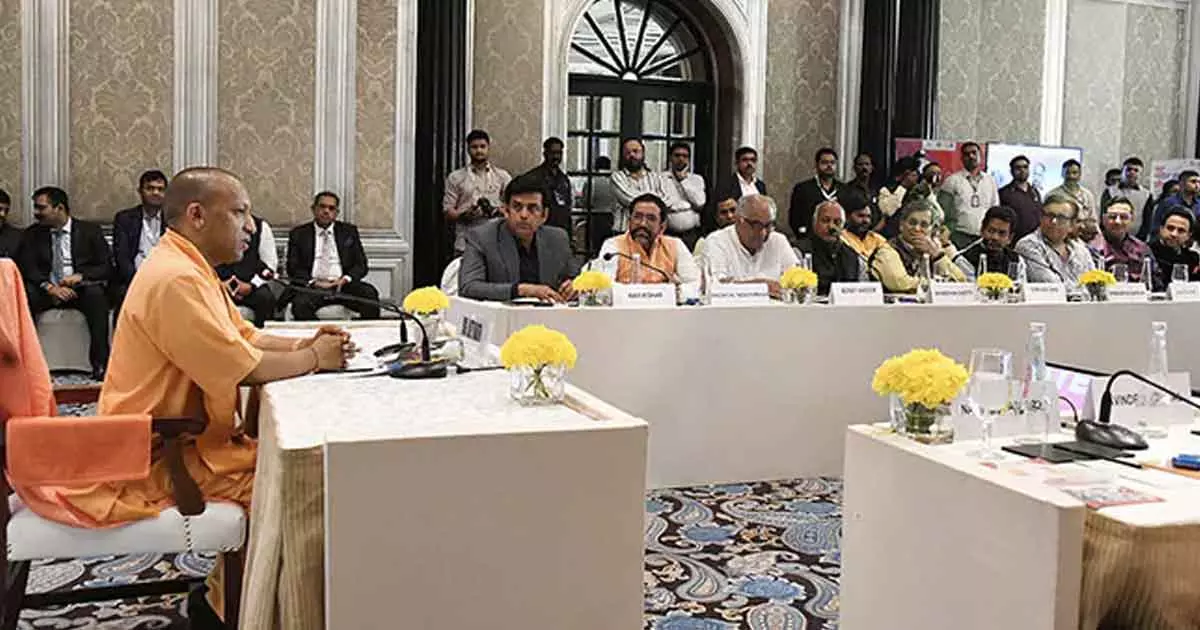 യു.പിയിലേക്ക് വരൂ: ബോളിവുഡ് സെലിബ്രിറ്റികളുമായി യോഗി ആദിത്യനാഥിന്‍റെ കൂടിക്കാഴ്ച