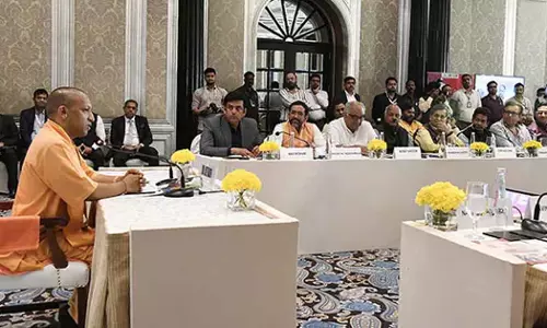 യു.പിയിലേക്ക് വരൂ: ബോളിവുഡ് സെലിബ്രിറ്റികളുമായി യോഗി ആദിത്യനാഥിന്‍റെ കൂടിക്കാഴ്ച