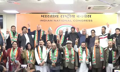 ഗുലാം നബി ആസാദിനൊപ്പം പോയ 17നേതാക്കൾ കോൺഗ്രസിലേക്ക് മടങ്ങിയെത്തി ഗുലാം നബി ആസാദിനൊപ്പം പോയ 17നേതാക്കൾ കോൺഗ്രസിലേക്ക് മടങ്ങിയെത്തി