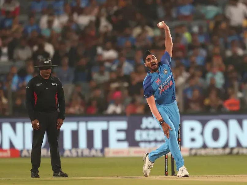 നാണക്കേടിന്‍റെ റെക്കോർഡുമായി അർഷ്‍ദീപ്; അവിശ്വസനീയമെന്ന് ആരാധകർ