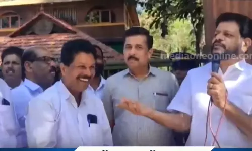 എട്ടും പൊട്ടും തിരിയാത്ത മന്ത്രിമാർ വന്നാൽ ഇങ്ങനെയിരിക്കുമെന്നാണ് പൊട്ടനായ മണി പറയുന്നേ; അധിക്ഷേപവുമായി വി.കെ ശ്രീകണ്ഠന്‍ എം.പി