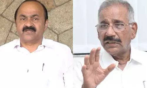 മന്ത്രി എ.കെ ശശീന്ദ്രനെ പുറത്താക്കണമെന്ന് വി.ഡി സതീശന്‍