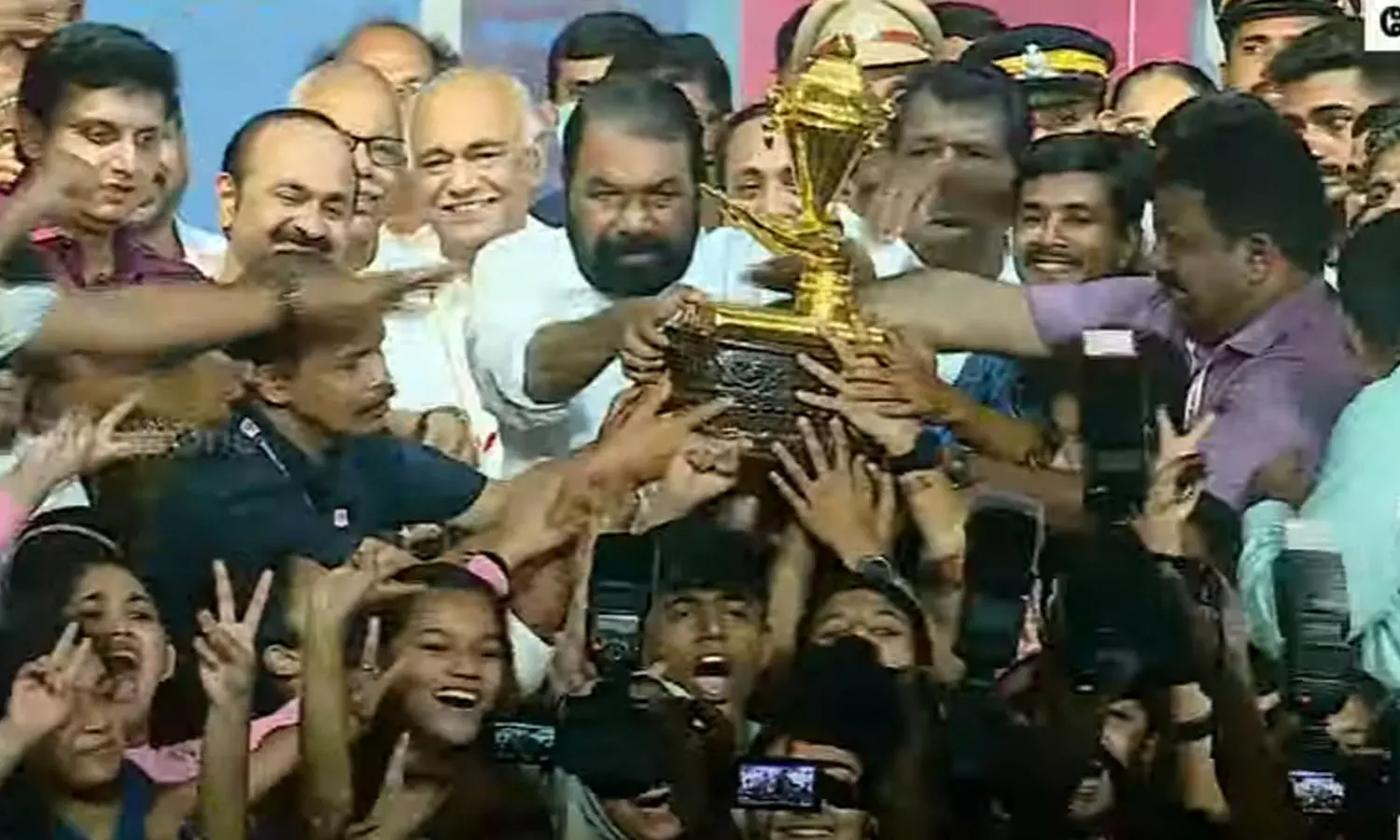 കലാകിരീടം കോഴിക്കോടിന്; രണ്ടാം സ്ഥാനം പങ്കിട്ട് പാലക്കാടും കണ്ണൂരും