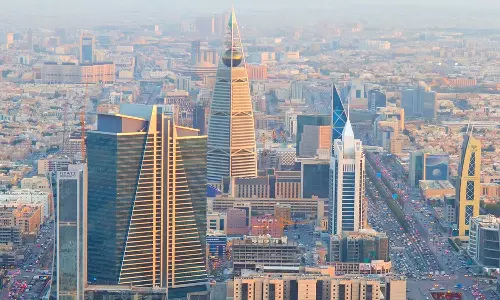 നിതാഖാത്ത് പദ്ധതിയില്‍ പ്രായപരിധി നിര്‍ബന്ധം; സ്‌പോണ്‍സര്‍ മാറി തൊഴിലെടുക്കുന്നത് നിയമ ലംഘനം