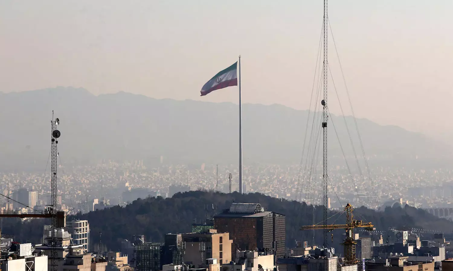 സർക്കാർ വിരുദ്ധപ്രക്ഷോഭം: ഇറാനിൽ രണ്ട് യുവാക്കളെ തൂക്കിലേറ്റി സർക്കാർ വിരുദ്ധപ്രക്ഷോഭം: ഇറാനിൽ രണ്ട് യുവാക്കളെ തൂക്കിലേറ്റി