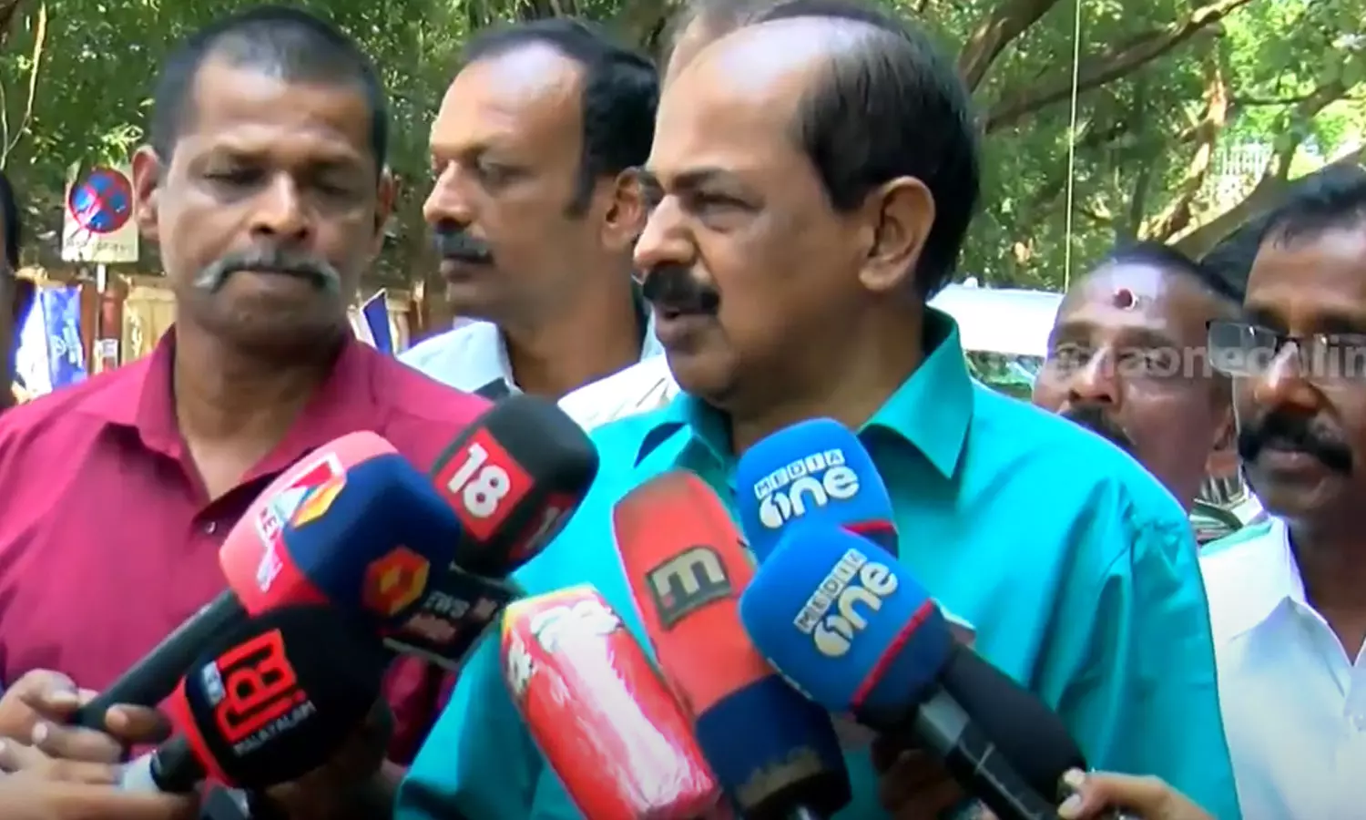 ഷവർമ്മ പോലെയുള്ള ഭക്ഷണങ്ങൾ പാഴ്‌സൽ വാങ്ങുന്നത് ഒഴിവാക്കണം: മന്ത്രി ജി.ആർ അനിൽ