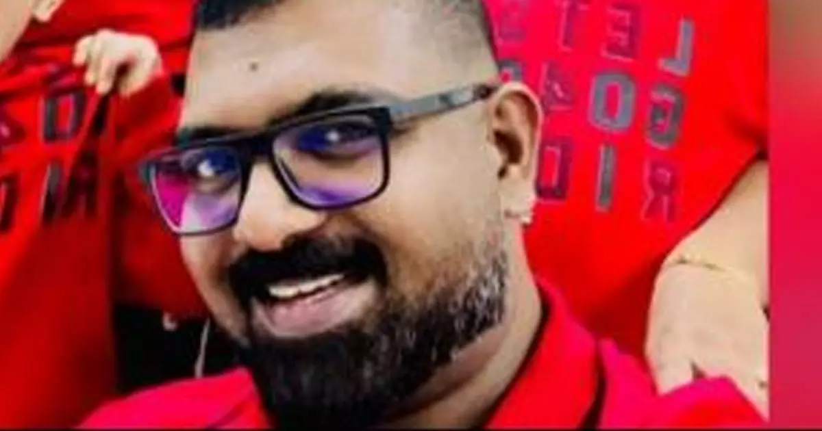 സലാലയിൽ കെട്ടിടത്തിൽ നിന്ന് വീണ് മരിച്ച സിജോ വർഗീസിന്റെ മൃതദേഹം ചൊവ്വാഴ്ച നാട്ടിലേക്ക് കൊണ്ടുവരും സലാലയിൽ കെട്ടിടത്തിൽ നിന്ന് വീണ് മരിച്ച സിജോ വർഗീസിന്റെ മൃതദേഹം ചൊവ്വാഴ്ച നാട്ടിലേക്ക് കൊണ്ടുവരും