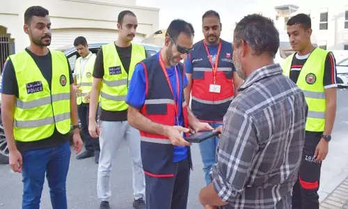 എൽ.എം.ആർ.എ പരിശോധനയിൽ   നിയമവിരുദ്ധ തൊഴിലാളികൾ പിടിയിൽ