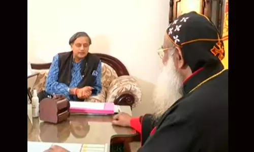 Tharoor meets Catholica Bava Tharoor meets Catholica Bava