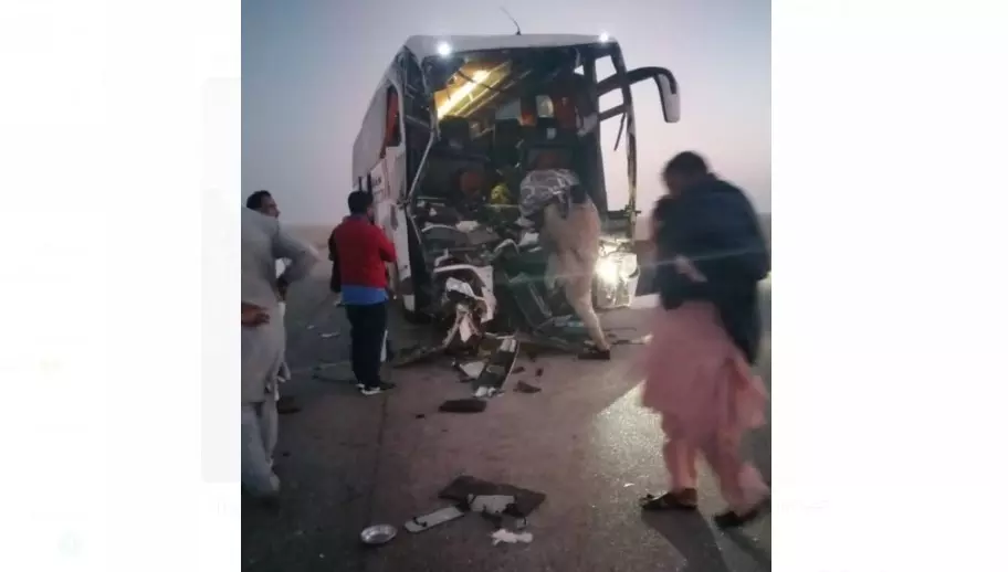 സലാലയിൽ ബസ്സപകടം; ഒരാൾ മരിച്ചു, നിരവധി പേർക്ക് പരിക്ക് സലാലയിൽ ബസ്സപകടം; ഒരാൾ മരിച്ചു, നിരവധി പേർക്ക് പരിക്ക്