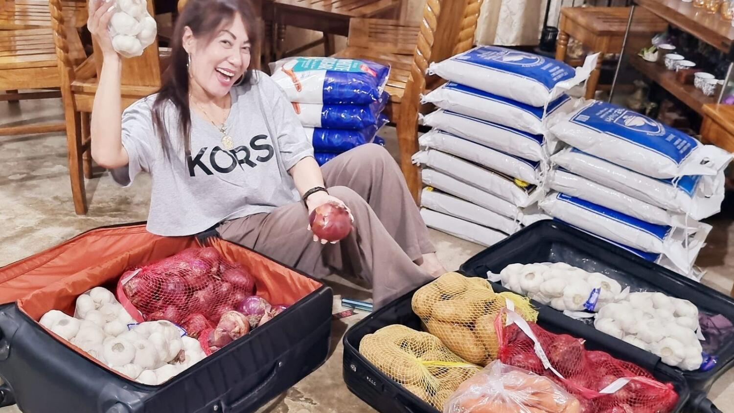 ഫിലിപ്പീൻസിൽ വലിയ ഉള്ളിക്ക് 896 രൂപ;   നാട്ടിലേക്ക് ഉള്ളി പെട്ടിയിലാക്കി ഫിലിപ്പീനികൾ