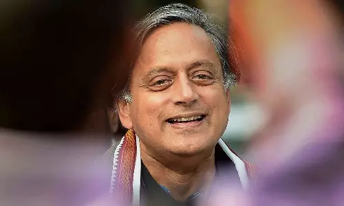 Shashi tharoor welcomes supreme court verdict on Mediaone Shashi tharoor welcomes supreme court verdict on Mediaone