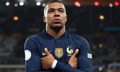 ഒരുപാട് ബഹളമുണ്ടാക്കുന്ന എംബാപ്പെയെ ദെഷാംപ്‌സ് ഫ്രാൻസിന്റെ ക്യാപ്റ്റനാക്കില്ല: മുൻ ഫ്രഞ്ച് താരം