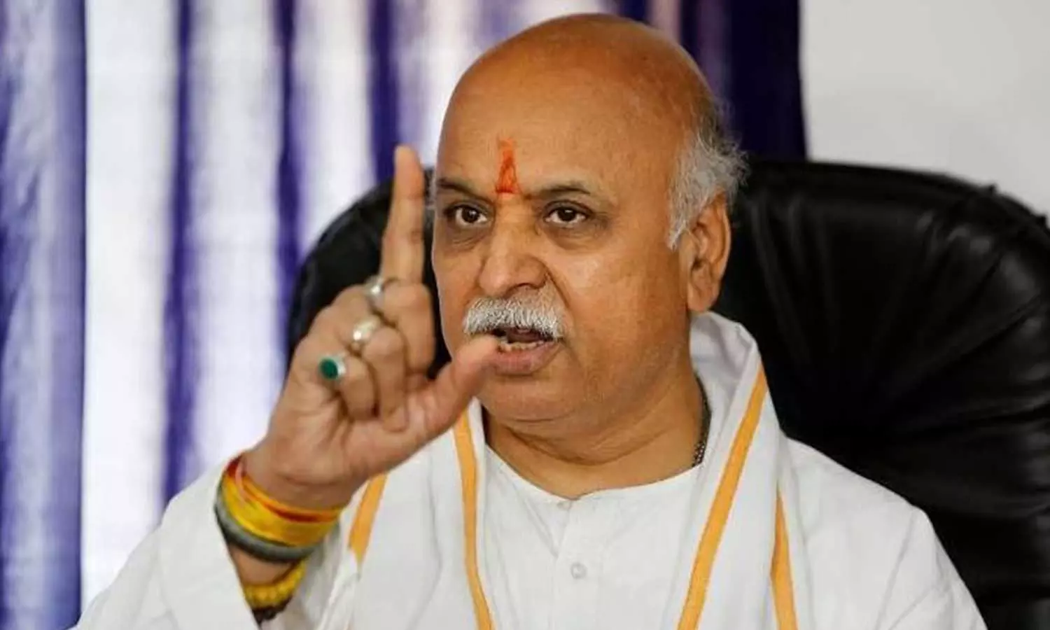 Indianconstitution, Muslims, PravinTogadia, AntarashtriyaHinduParishad