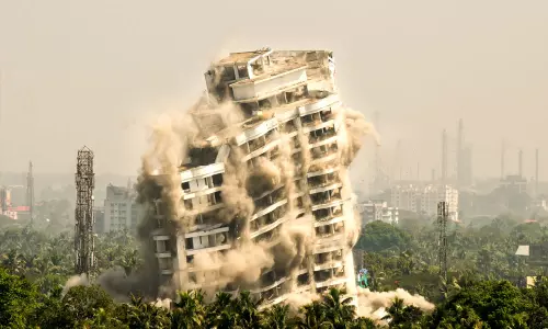 മരടിലെ ഫ്ലാറ്റുകള് നിലം പതിച്ചിട്ട് മൂന്ന് വര്ഷം; അഴിമതിക്കേസ് എങ്ങുമെത്തിയില്ല മരടിലെ ഫ്ലാറ്റുകള് നിലം പതിച്ചിട്ട് മൂന്ന് വര്ഷം; അഴിമതിക്കേസ് എങ്ങുമെത്തിയില്ല