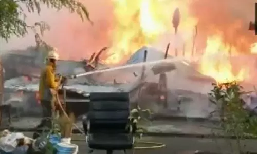 fire breaks Gurugram slum,gurugram slum fire,gurugram slum area fire,gurugram fire news today,major fire breaks out in gurugram slums,fire in gurugram sector 49, fire breaks Gurugram slum,gurugram slum fire,gurugram slum area fire,gurugram fire news today,major fire breaks out in gurugram slums,fire in gurugram sector 49,