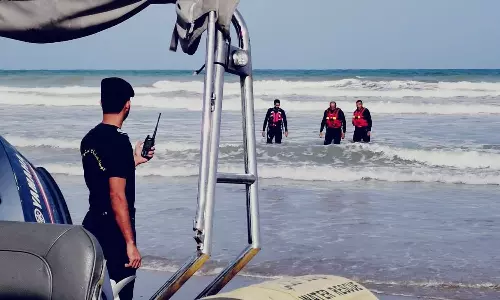 മസ്കത്തിൽ ബീച്ചിൽ അപകടത്തിൽപെട്ടയാളെ രക്ഷിച്ചു