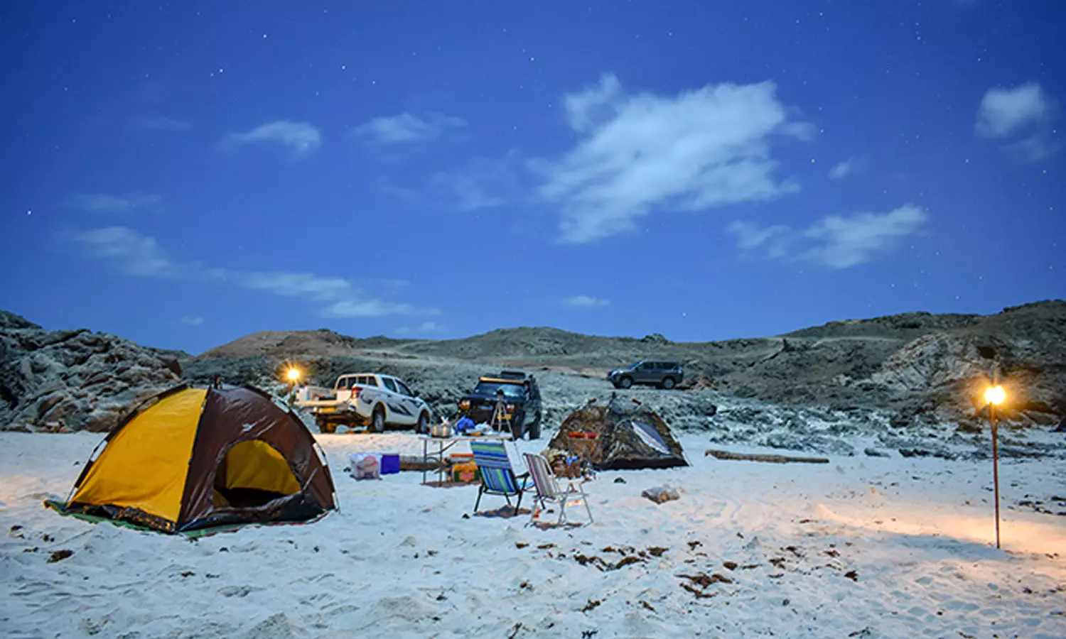 അനുകൂല കാലാവസ്ഥ; ഒമാനിൽ ക്യാമ്പിങ്ങുകൾ വീണ്ടു സജീവം അനുകൂല കാലാവസ്ഥ; ഒമാനിൽ ക്യാമ്പിങ്ങുകൾ വീണ്ടു സജീവം