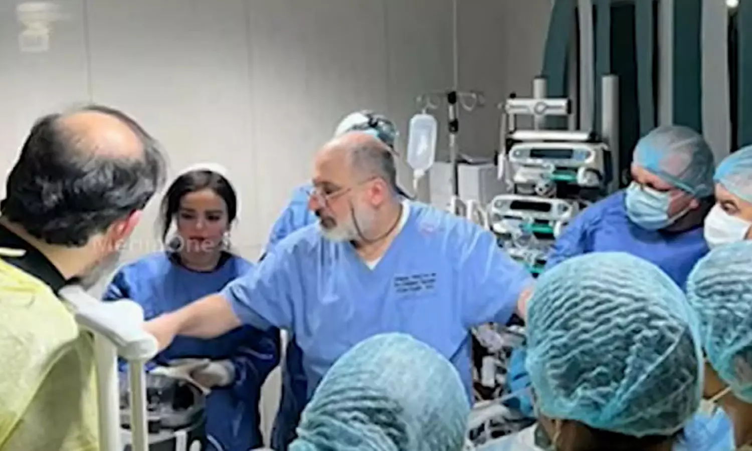 നൂതന ശസ്ത്രക്രിയയിലൂടെ രണ്ട് പിഞ്ചുകുഞ്ഞുങ്ങളുടെ ജീവൻ രക്ഷിച്ച് കുവൈത്തി ഡോക്ടര്മാര് നൂതന ശസ്ത്രക്രിയയിലൂടെ രണ്ട് പിഞ്ചുകുഞ്ഞുങ്ങളുടെ ജീവൻ രക്ഷിച്ച് കുവൈത്തി ഡോക്ടര്മാര്