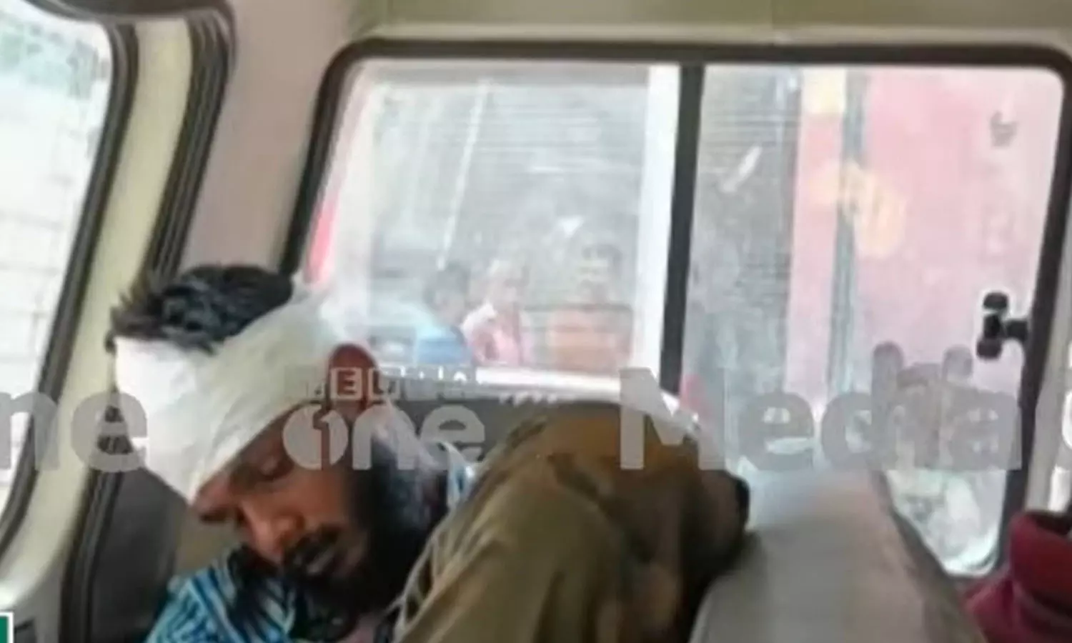 പൊലീസിന് നേരെ ബോംബെറിഞ്ഞ മുഖ്യപ്രതിയും കൂട്ടാളിയും അറസ്റ്റിൽ പൊലീസിന് നേരെ ബോംബെറിഞ്ഞ മുഖ്യപ്രതിയും കൂട്ടാളിയും അറസ്റ്റിൽ