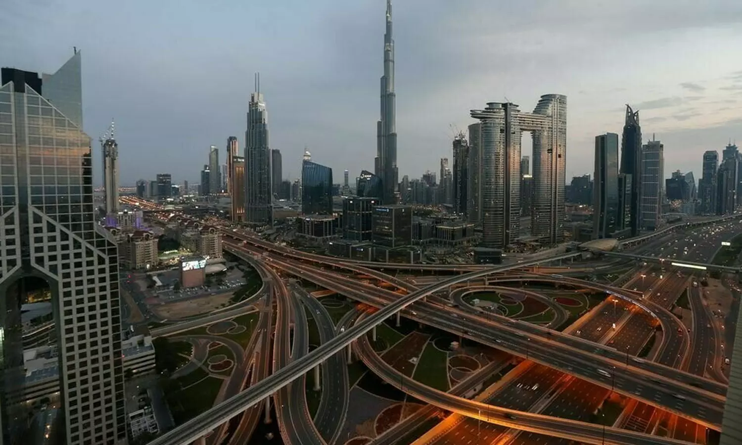 ദുബൈ റിയൽ എസ്റ്റേറ്റ് മേഖലയിൽ റെക്കോർഡ് കുതിപ്പ്; ഇടപാടുകൾ ആദ്യമായി അരട്രില്ല്യൺ പിന്നിട്ടു ദുബൈ റിയൽ എസ്റ്റേറ്റ് മേഖലയിൽ റെക്കോർഡ് കുതിപ്പ്; ഇടപാടുകൾ ആദ്യമായി അരട്രില്ല്യൺ പിന്നിട്ടു