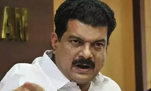 ഇന്ത്യ-പാക് മത്സരം ചർച്ച ചെയ്യാൻ വിളിപ്പിച്ചതാ; ഇ.ഡി ചോദ്യംചെയ്യലില് മാധ്യമങ്ങളോട് ക്ഷുഭിതനായി പി.വി അൻവർ ഇന്ത്യ-പാക് മത്സരം ചർച്ച ചെയ്യാൻ വിളിപ്പിച്ചതാ; ഇ.ഡി ചോദ്യംചെയ്യലില് മാധ്യമങ്ങളോട് ക്ഷുഭിതനായി പി.വി അൻവർ