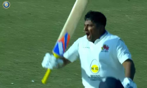 ദേശീയ ടീമിൽ ഇടമില്ലെങ്കിലെന്താ? സെഞ്ച്വറിയടി തുടർന്ന് സർഫറാസ് ഖാൻ