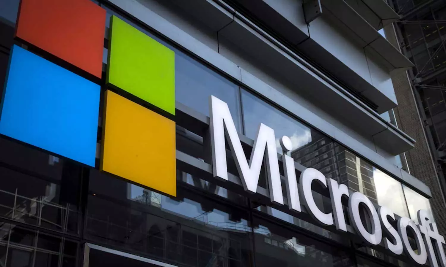 Microsoft, lay off Microsoft, lay off