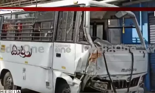 school bus accident, kollam school bus accident,
