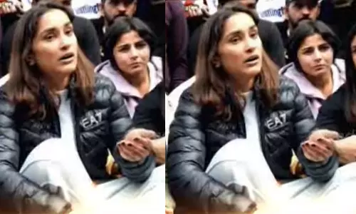 ബ്രിജ് ഭൂഷണും പരിശീലകരും വനിതാ താരങ്ങളെ ലൈംഗികമായി ചൂഷണം ചെയ്യുന്നു: വിനേഷ് ഫോഗട്ട്