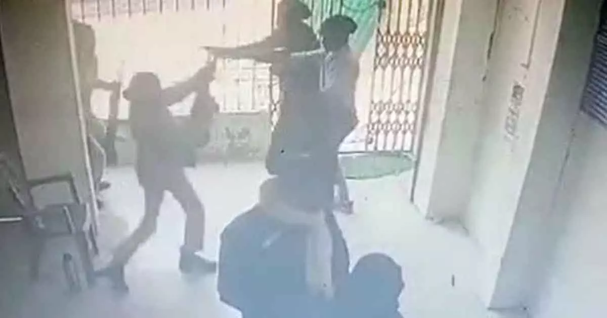 Women Cops Stopped Bank Robbery Bihar