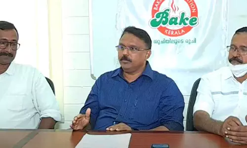 പഴകിയ ഇറച്ചി വാങ്ങിയ സംഭവം: ചില ബേക്കറികളുടെ പേരുകള്‍ വന്നത് ദുരൂഹമെന്ന് ബേക്കേഴ്സ് അസോസിയേഷന്‍
