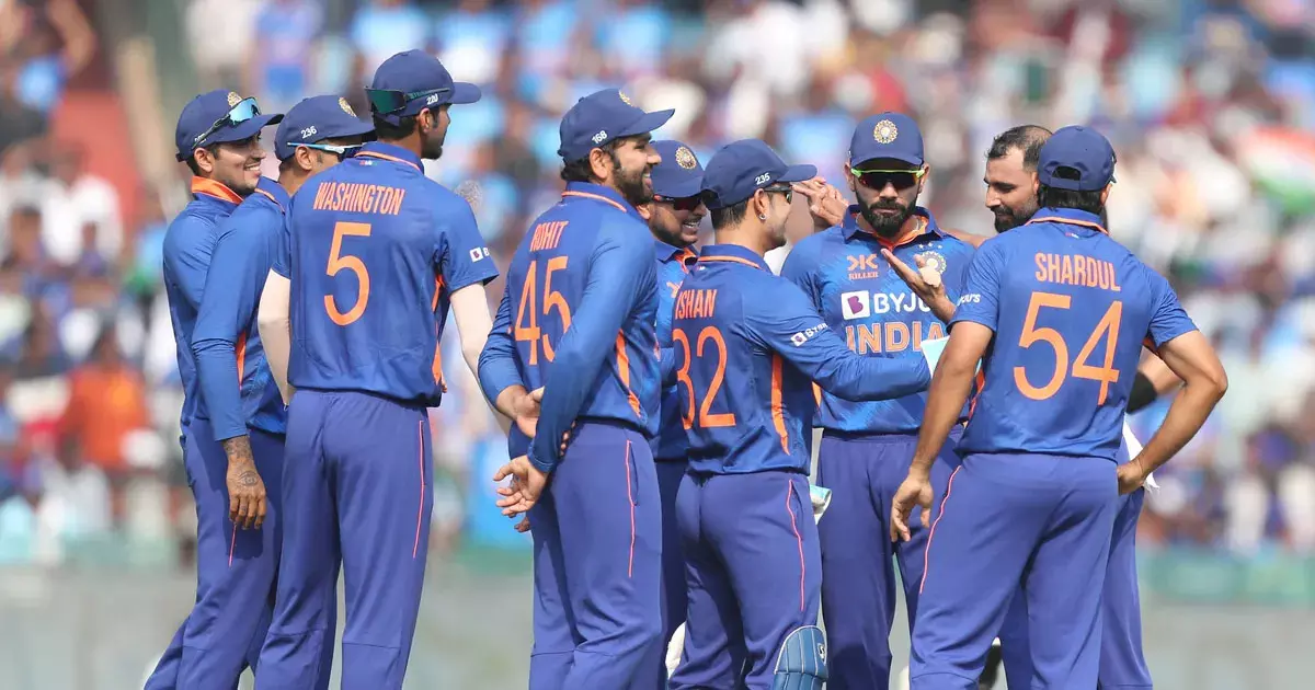 ബോളെടുത്തവരെല്ലാം വെളിച്ചപ്പാട്; ഇന്ത്യക്കെതിരെ ന്യൂസിലൻഡ് 108 റൺസിന് ഓൾഔട്ട് ബോളെടുത്തവരെല്ലാം വെളിച്ചപ്പാട്; ഇന്ത്യക്കെതിരെ ന്യൂസിലൻഡ് 108 റൺസിന് ഓൾഔട്ട്