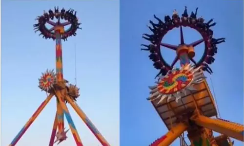 Amusement Park Ride,Amusement Park inChina,Tourists Hang Upside Down , tourists  park,giant pendulum ride