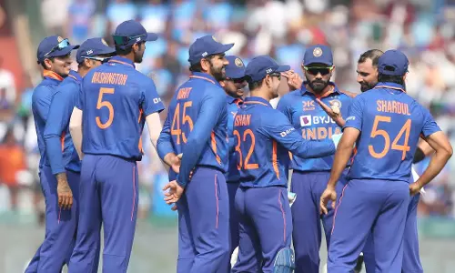 ബോളെടുത്തവരെല്ലാം വെളിച്ചപ്പാട്; ഇന്ത്യക്കെതിരെ ന്യൂസിലൻഡ് 108 റൺസിന് ഓൾഔട്ട് ബോളെടുത്തവരെല്ലാം വെളിച്ചപ്പാട്; ഇന്ത്യക്കെതിരെ ന്യൂസിലൻഡ് 108 റൺസിന് ഓൾഔട്ട്