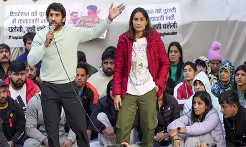 ഗുസ്തി താരങ്ങളുടെ ആരോപണങ്ങൾ; കായികമന്ത്രാലത്തിന്റെ മേൽനോട്ടസമിതി ഇന്ന് രൂപീകരിക്കും