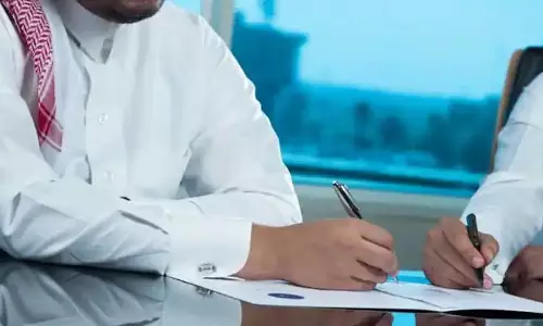 യു. എ .ഇയിലെ തൊഴിൽകരാറുകള്‍ ഫെബ്രുവരി ഒന്നിന് മുമ്പ് നിശ്ചിതകാല തൊഴിൽകരാറുകളാക്കി മാറ്റണം