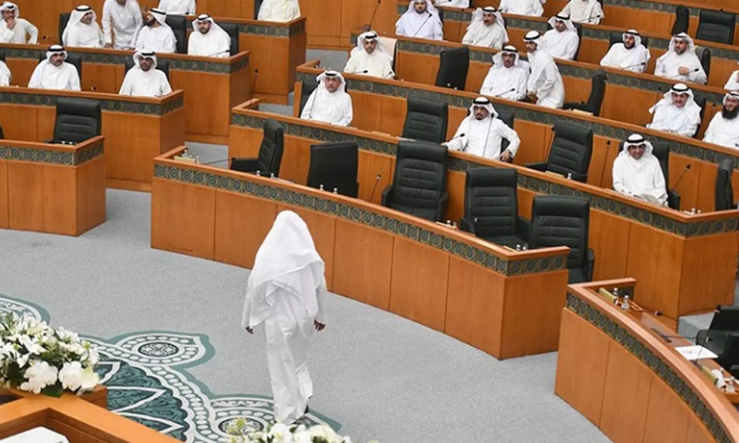 കുവൈത്തില്‍ രാഷ്ട്രീയ പ്രതിസന്ധി തുടരുന്നു; പാര്‍ലമെന്റ് സമ്മേളനം നിർത്തിവച്ചു