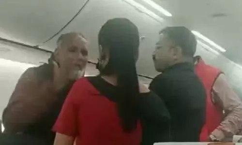 വിമാന ജീവനക്കാരിയോട് മോശം പെരുമാറ്റം: സ്‌പൈസ് ജെറ്റില്‍ നിന്ന് യാത്രക്കാരനെ ഇറക്കിവിട്ടു