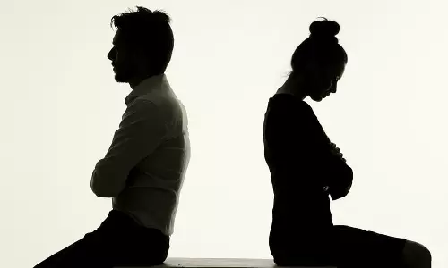 എന്നും പരാതിയും പരിഭവവും.. പങ്കാളിയുമായി നിരന്തരം വഴക്കിടാറുണ്ടോ? സമാധാനം മാത്രമല്ല, ആരോഗ്യവും പോകും