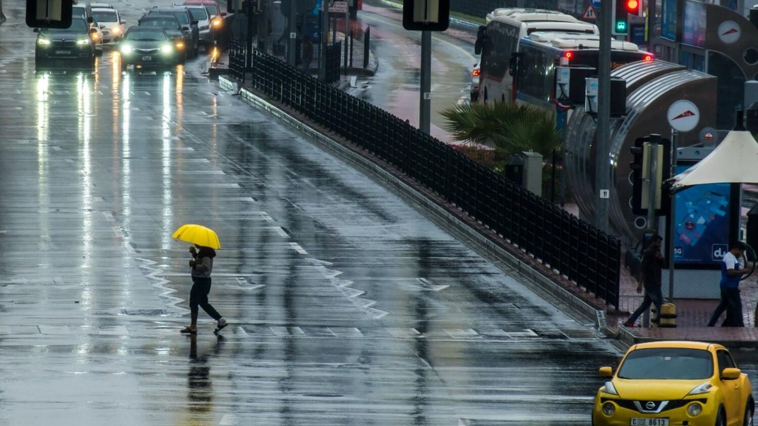 റോഡുകളിൽ വെള്ളക്കെട്ട്; സബ്ക   തുരങ്കത്തിന്റെ ഇരുവശവും അടച്ചു