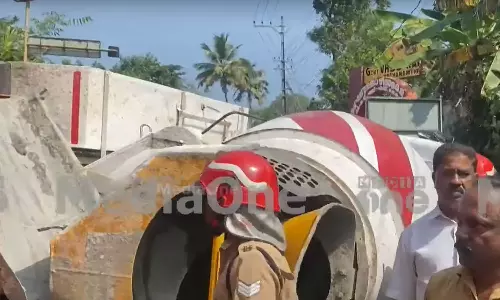 Bus, lorry, collide,  Pathanamthitta. accident,