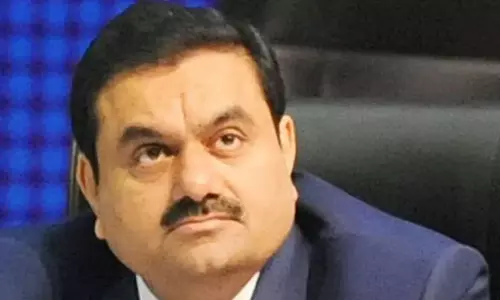 കമ്പനിയുടെ ഓഹരി മൂല്യമിടിഞ്ഞു; ശതകോടീശ്വര പട്ടികയിൽ നാലിൽ നിന്ന് ഏഴിലെത്തി അദാനി കമ്പനിയുടെ ഓഹരി മൂല്യമിടിഞ്ഞു; ശതകോടീശ്വര പട്ടികയിൽ നാലിൽ നിന്ന് ഏഴിലെത്തി അദാനി