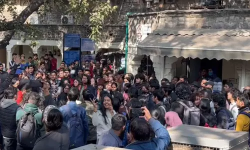 ഡൽഹി സര്‍വകലാശാലയിലും അംബേദ്കര്‍ സര്‍വകലാശാലയിലും ബി.ബി.സി ഡോക്യുമെന്‍ററി പ്രദർശനം തടഞ്ഞു; പ്രതിഷേധിച്ചവരെ അറസ്റ്റ് ചെയ്തു